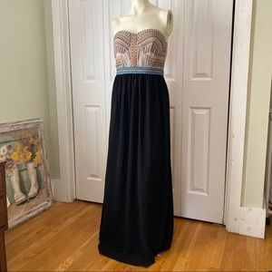 🏹 Soieblu Strapless Tribal Maxi Dress